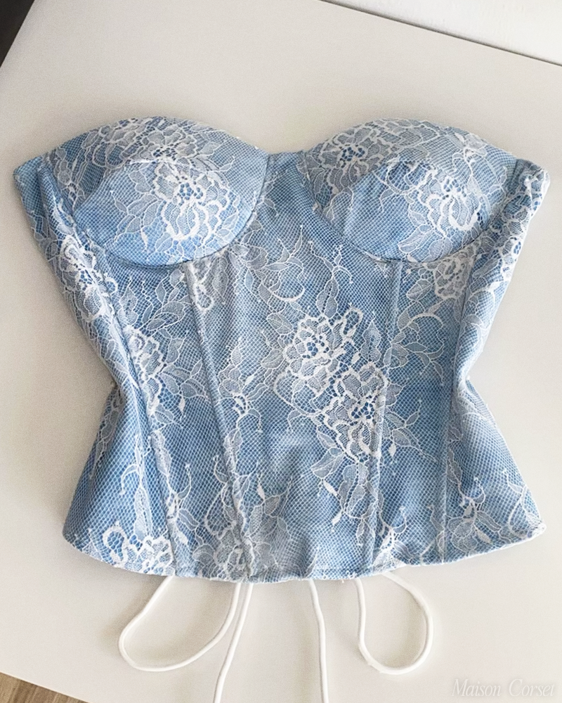 Corset bleu dentelle